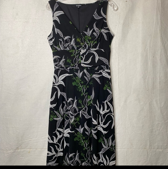 le chateau sleeveless black floral / leaf print midi surplice v-neck dress - Picture 6 of 6